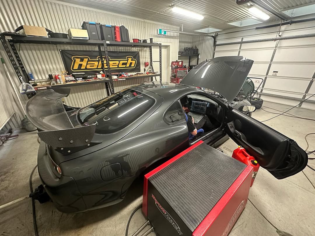 Camper and caravan electrics