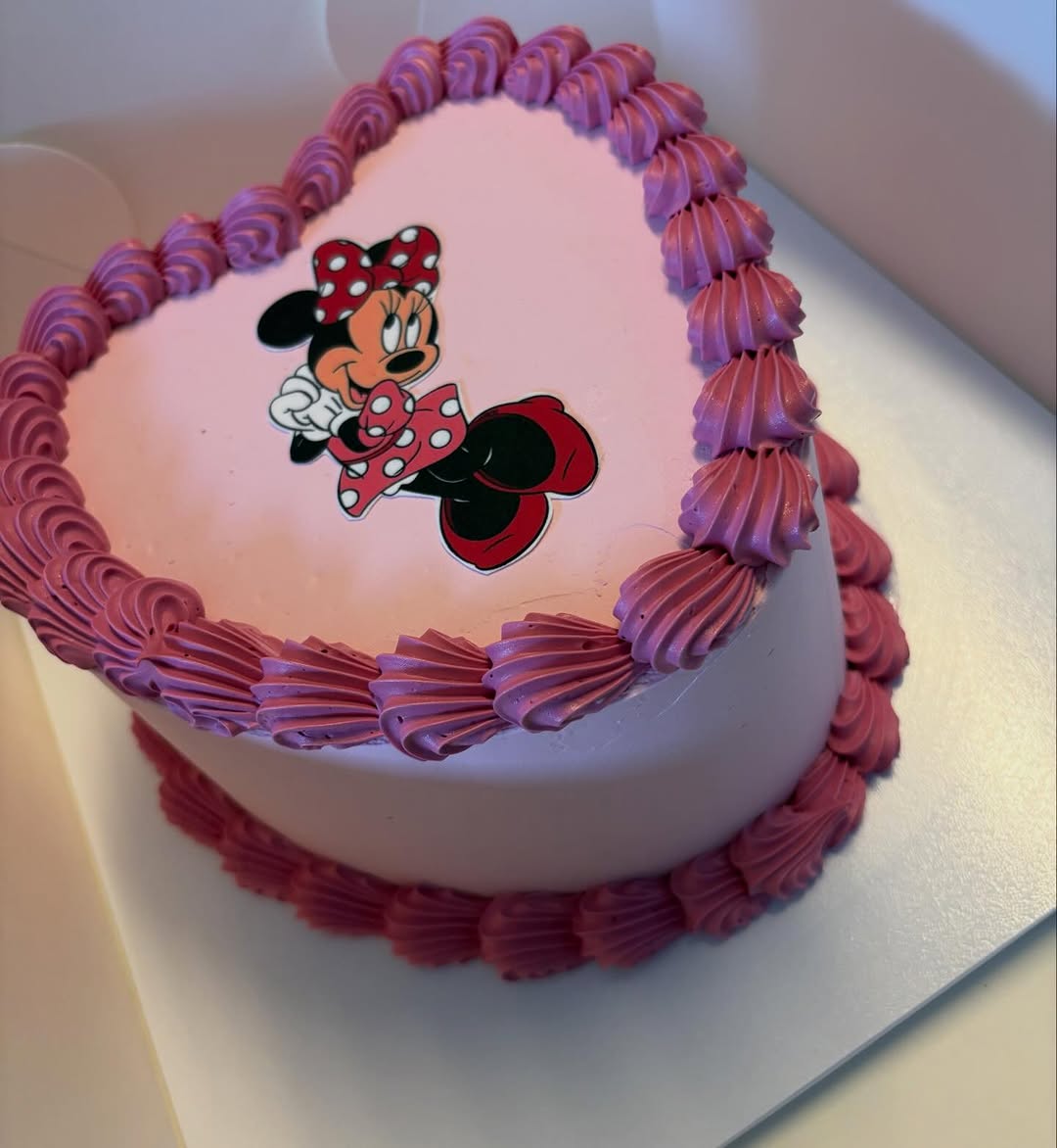 Italian pastries and cannoli